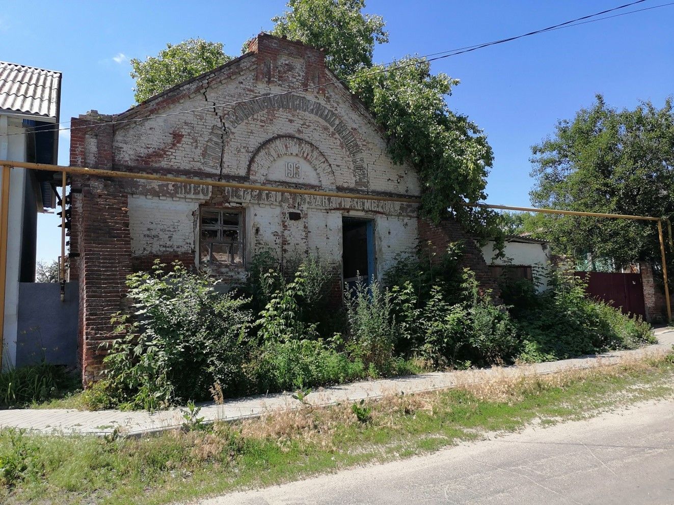 Нежилое здание ОКН "Склад земский" (63,7кв.м) помещение