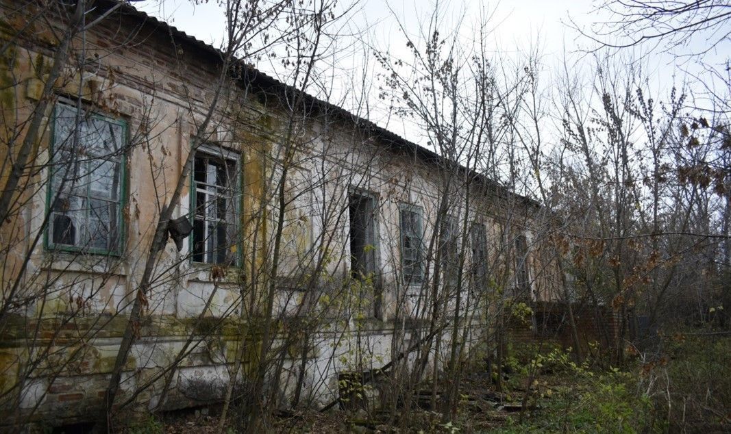 Нежилое здание ОКН "Усадьба" (504,2 кв.м) на земельном участке (504,2 кв.м.)